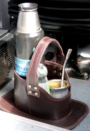 2016 URU PE Mate with thermos