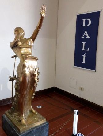 2016 URU PE Ralli Museum 4 Dali Sculpt