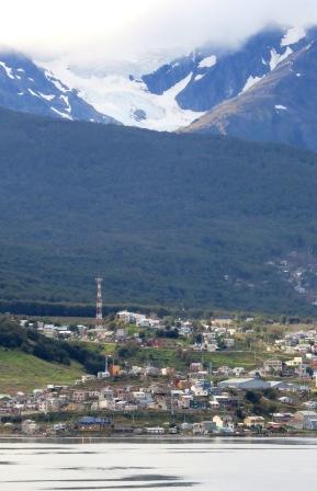 A Ushuaia Town w Glacier