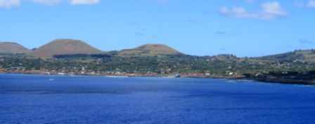 A27 Easter Island Hanga Roa Far