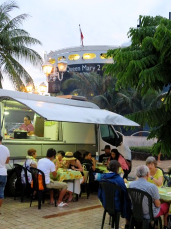 0226 Tahiti Port 6 Food