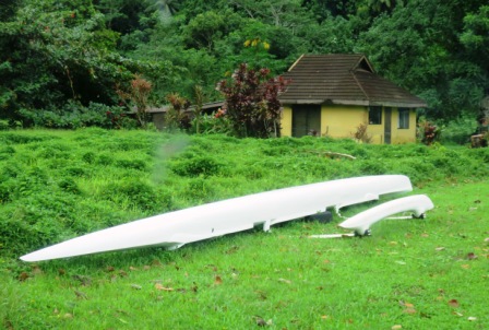 12 20160227 Moorea House Canoe