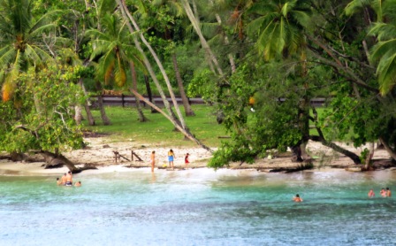 19 20160227 Moorea At the Beach