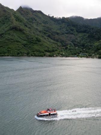25 20160227 Moorea Tender in Opu Bay