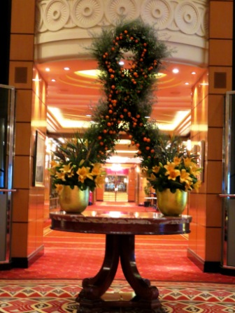 38 2016 Grand Lobby Flowers Ruibbon