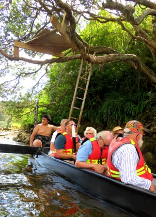 A BOI Maori Boat 7 Diving board