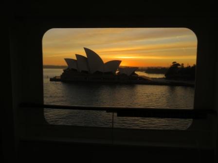 A01 SYD 0310 OH Sunrise