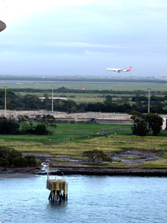 A03 Bris 0313 Port Airport nearby