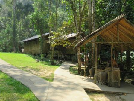 A08 0322 KK MM Huts 1