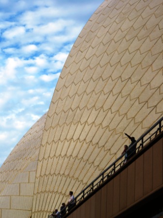 A28 SYD 0310 OH Roof CU