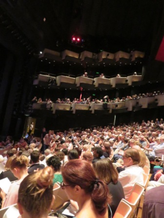 A43 SYD 0310 OH Audience