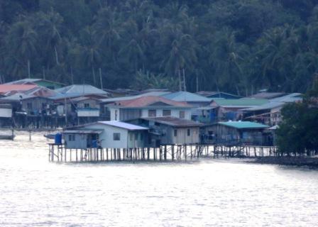 A62 0322 KK Gypsy Philipine housing