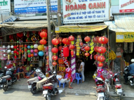 A 17 Saigon Chin Mkt 05