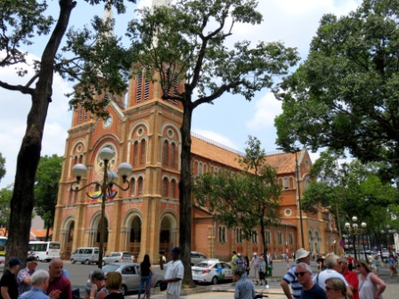 A 19 Saigon  Notre dame 2