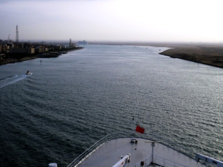 A Suez Enter 02