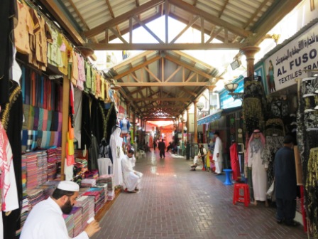 A122 Dubai Souk 03