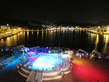 A122 Muscat Leave 06