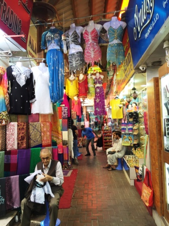 A126 Dubai Souk 15